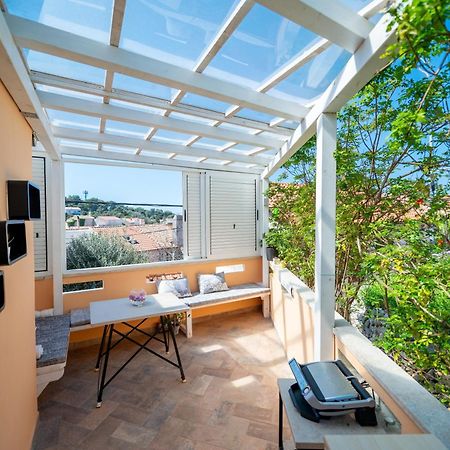 Apartments Vitoria Mali Losinj Exterior photo